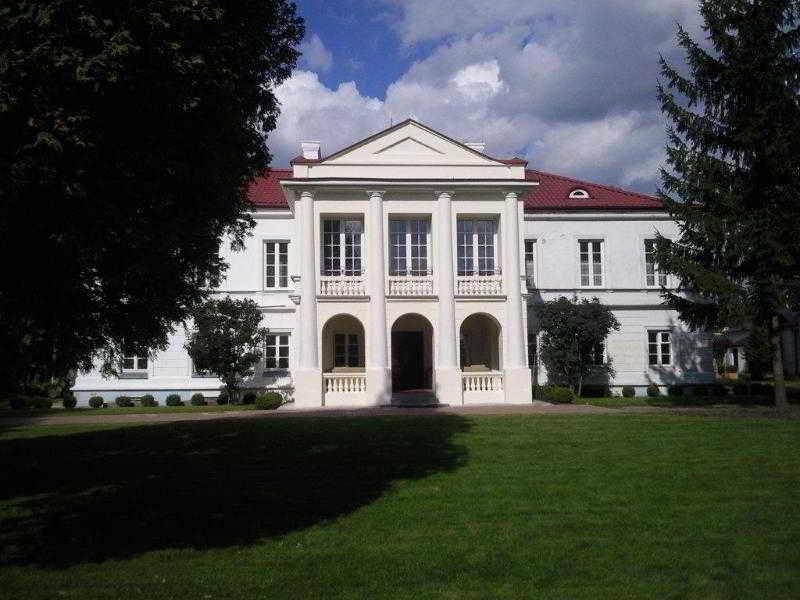 זגרצה Palac Zegrzynski מראה חיצוני תמונה